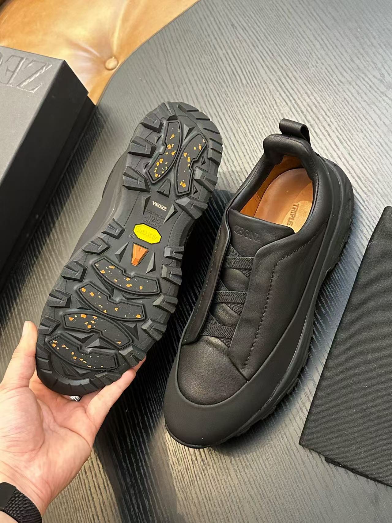 Cross-border zz men's suede casual shoes outdoor sports shoes cross elastic band thick sole light sole low ankle shoes men