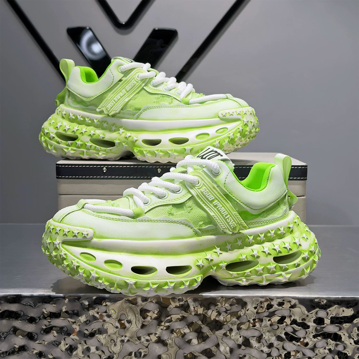 Men's Platform Breathable Low-Top Retro Chunky Dad Sneakers 2026 Summer New