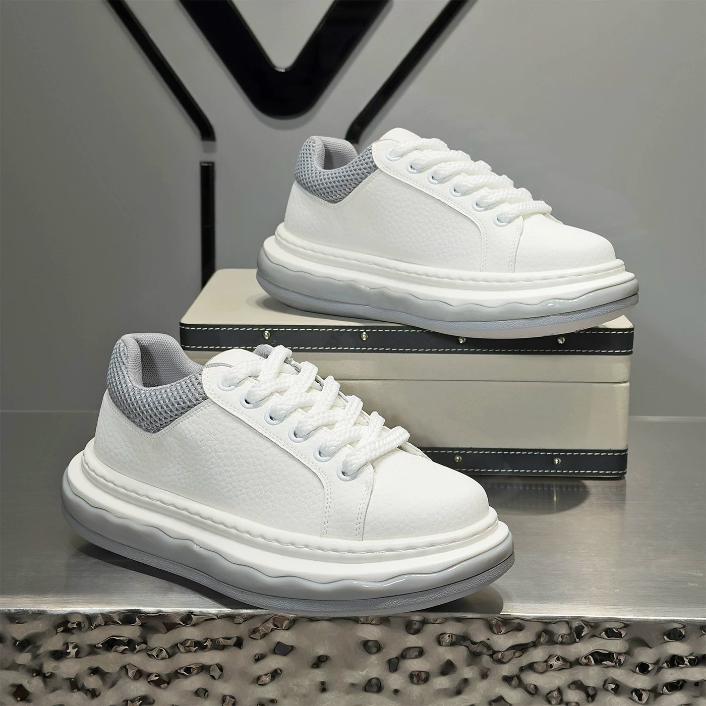 Men's Height-Increasing Platform Lace-Up Low-Top Minimalist White Sneakers Spring
