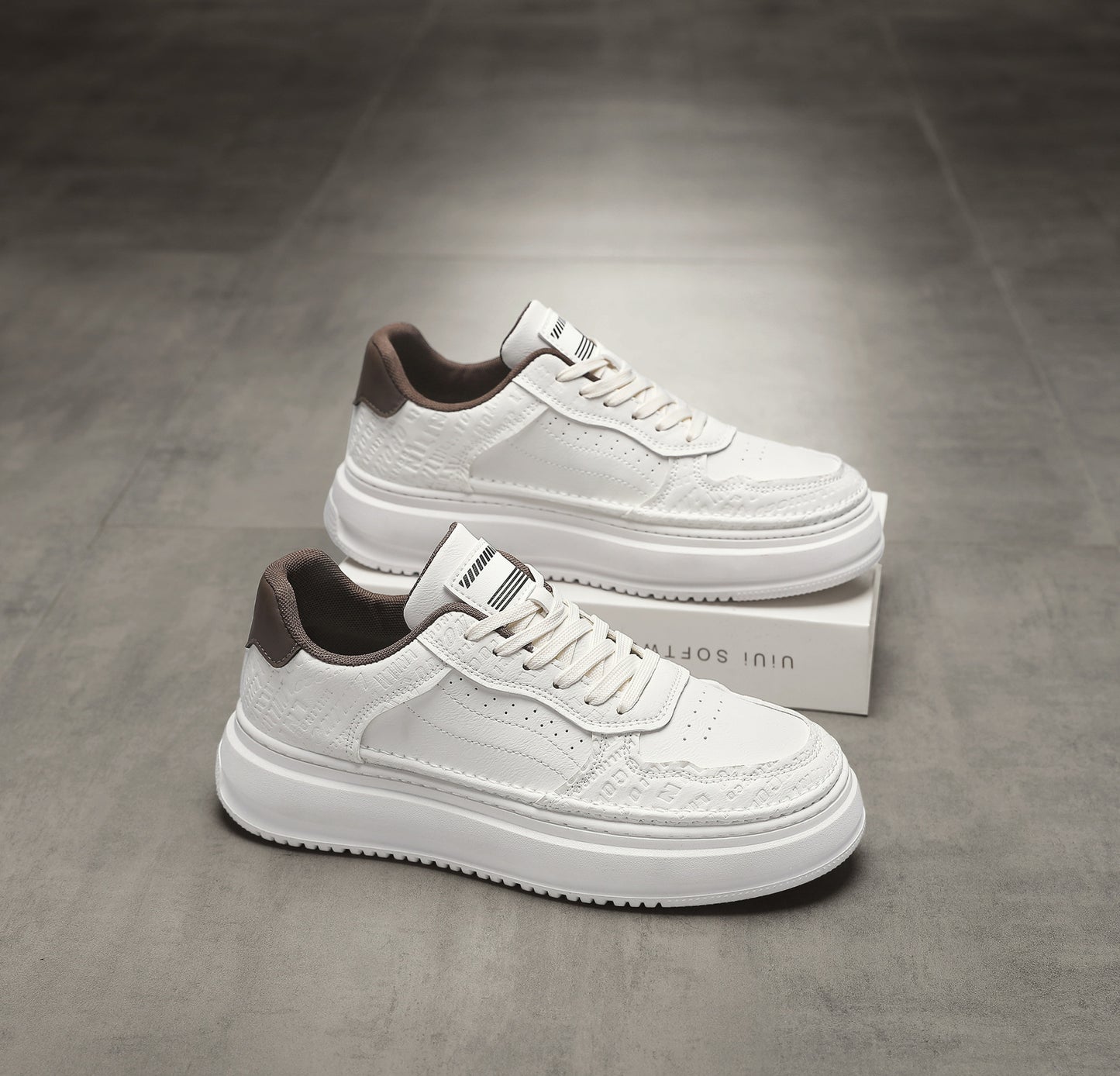 Men's 2026 new winter versatile trendy retro genuine leather white sneakers chunky sole height increasing athletic casual streetwear shoes