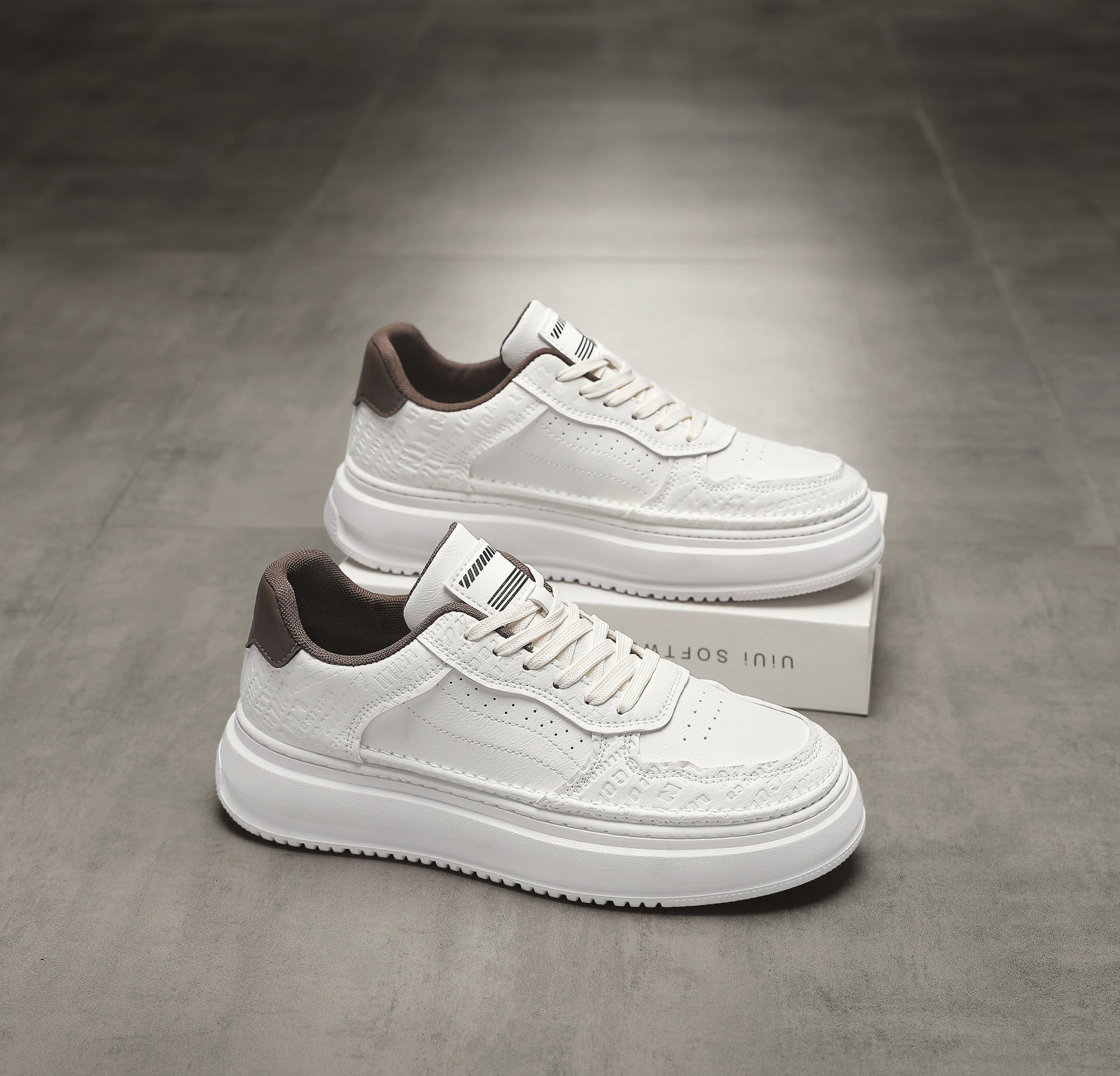 Men's 2026 new winter versatile trendy retro genuine leather white sneakers chunky sole height increasing athletic casual streetwear shoes
