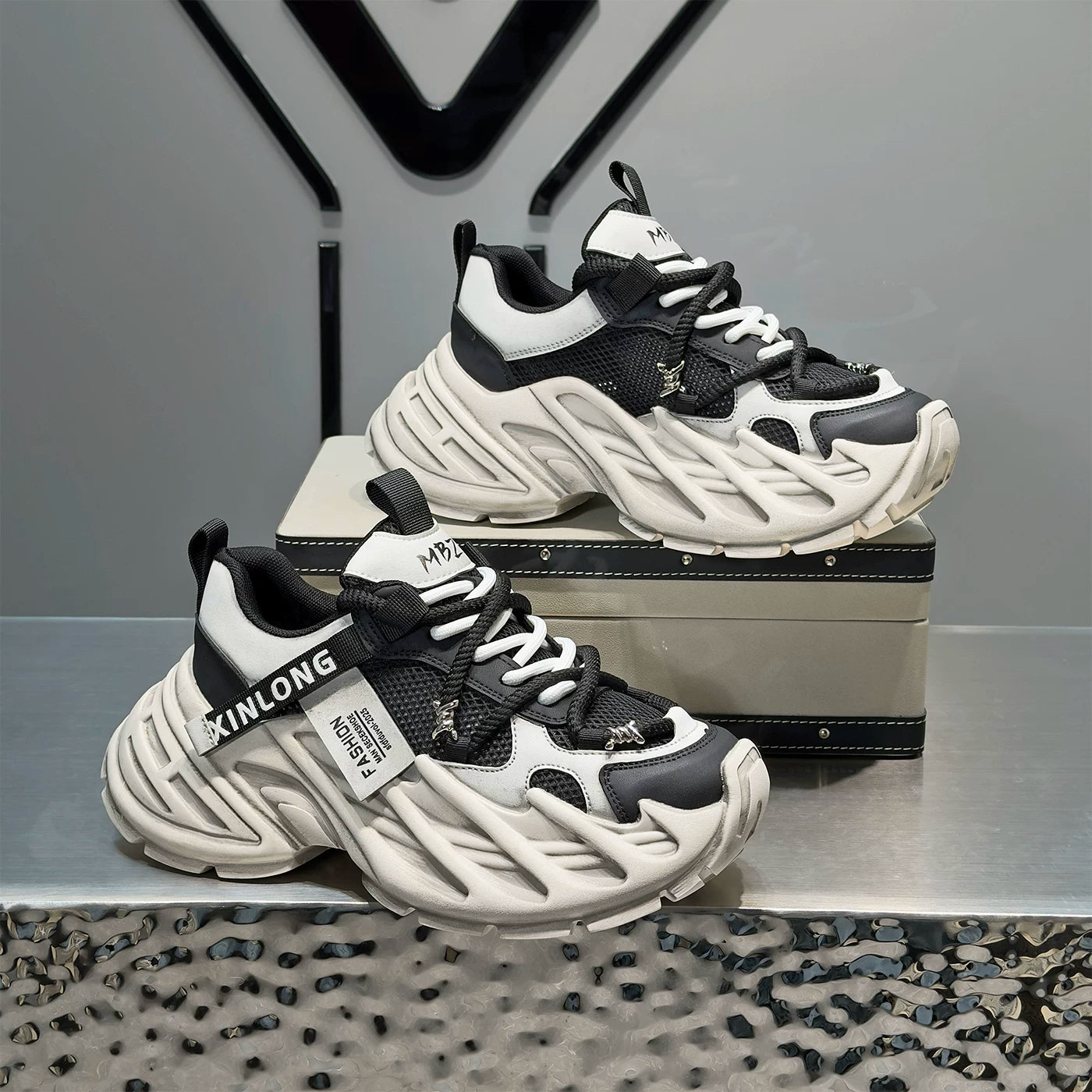 Men's Height-Increasing Platform Breathable Retro Chunky Dad Sneakers 2026 Summer New