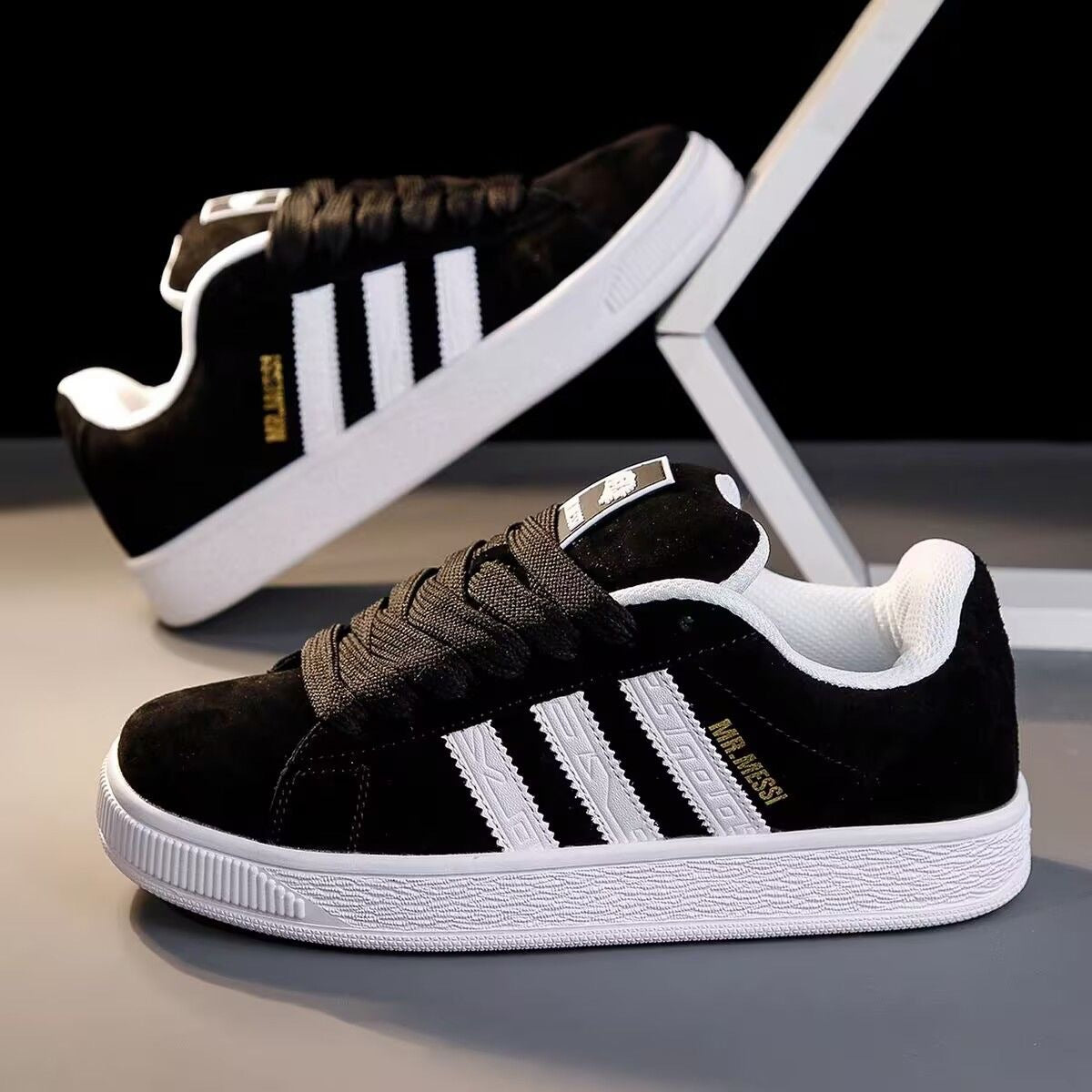 Classic Low-Top Retro Bread Shoes for Men and Women