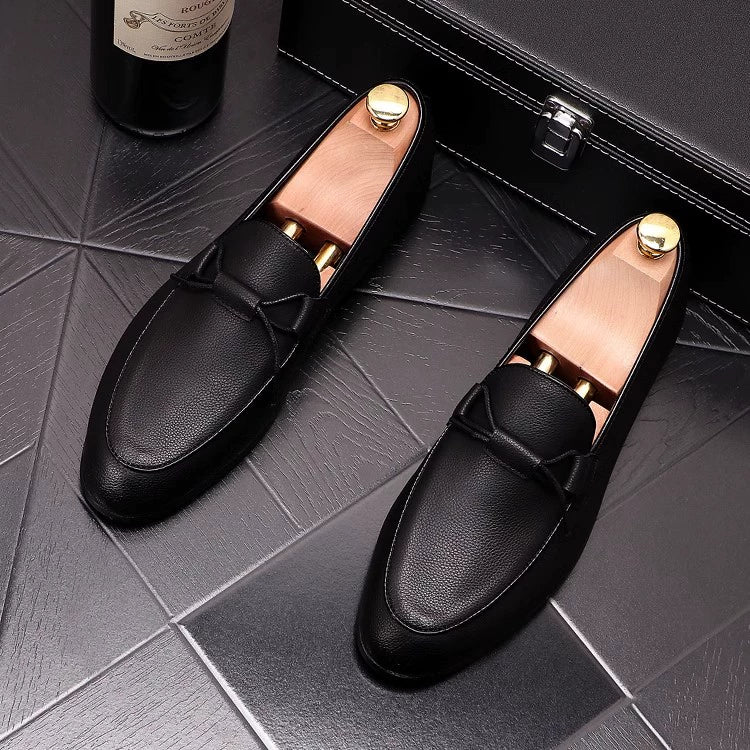 The trendy brand starts with the appearance ~ 2024 new one-foot versatile casual leather shoes, the trend of fashion increases the height of beanie shoes for men