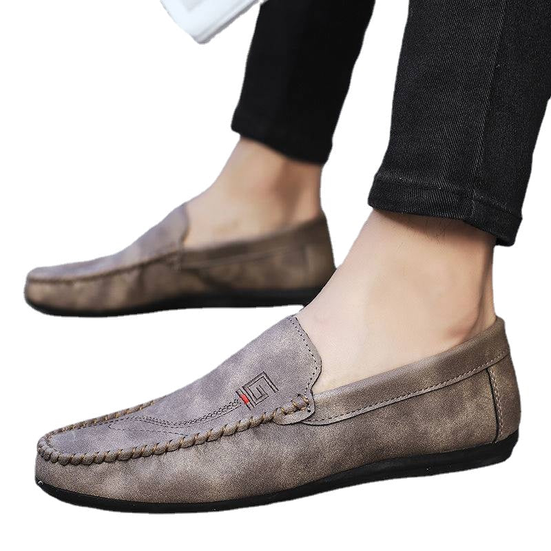 Bean shoes, young men, leisure, lazy people, soft soles, slippery driving, fun shoes, fine guys.