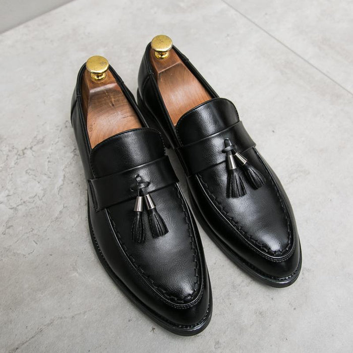 25 Spring British British Korean version of the trend men's set feet casual leather shoes flow breathable hairstylist nightclub tip small leather shoes