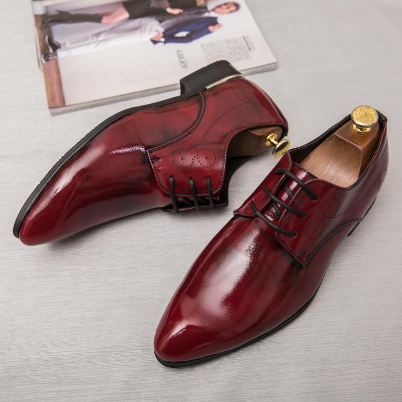 Large British pointy leather shoes for young men's lacquer leather nightclub fashion shoes Korean personalized casual shoes hairdresser men's shoes