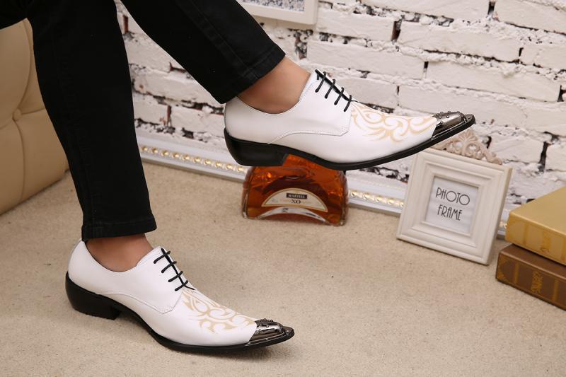 Korean fashion men's hair stylist pointed shoes British fashion printed leather white business casual men's shoes shoes