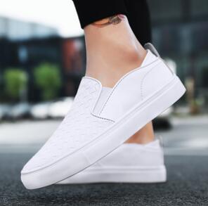 Fashion brand loafers men&#039;s autumn 2021 new England woven breathable Korean casual shoes leather pedal shoes.